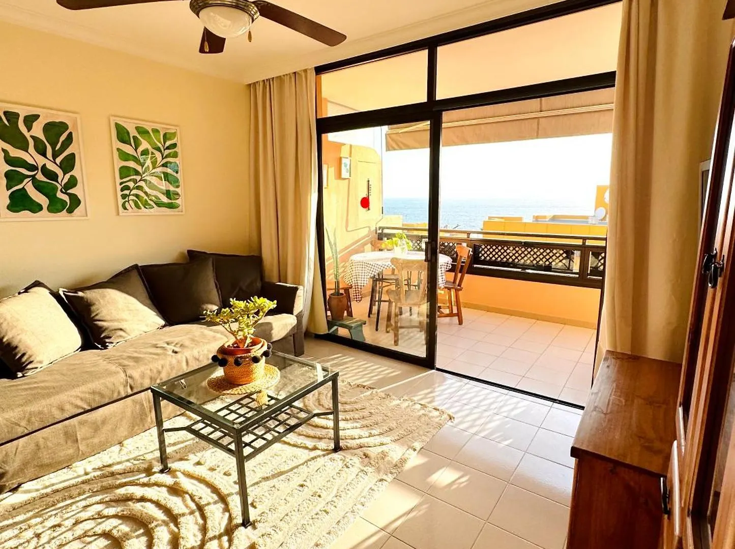 Casa Hugo - Ocean View, Quiet Pool, Fibre Net, Los Gigantes Puerto de Santiago  Apartamento Puerto de Santiago (Tenerife)