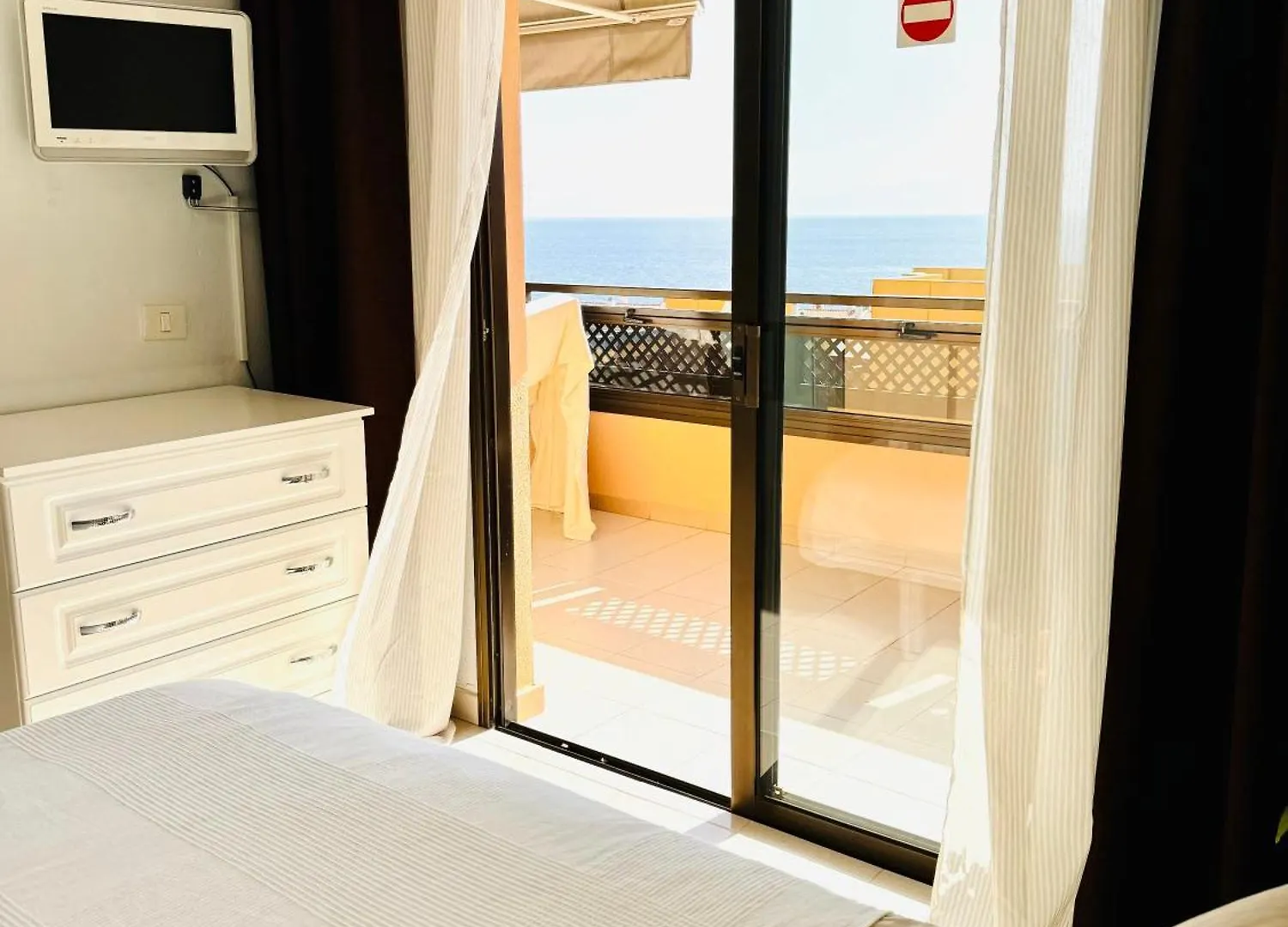 Casa Hugo - Ocean View, Quiet Pool, Fibre Net, Los Gigantes Пуэрто-де-Сантьяго Апартаменты